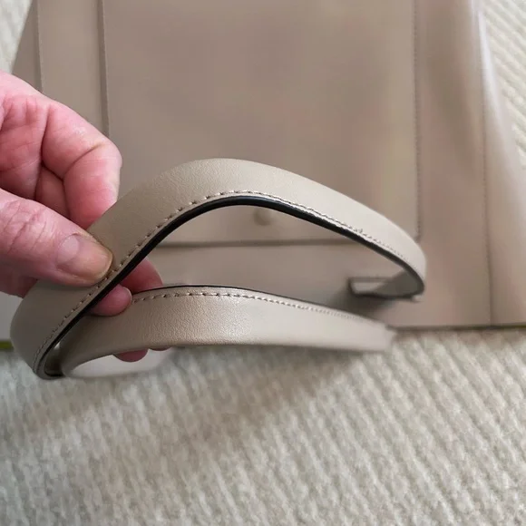 Banana Republic Leather Large East-West Tote in taupe with a lime interior - Picture 11 of 11